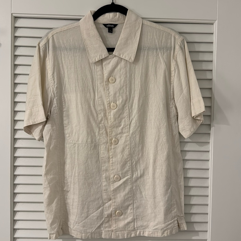 All birds Men’s Short Sleeve Button Down